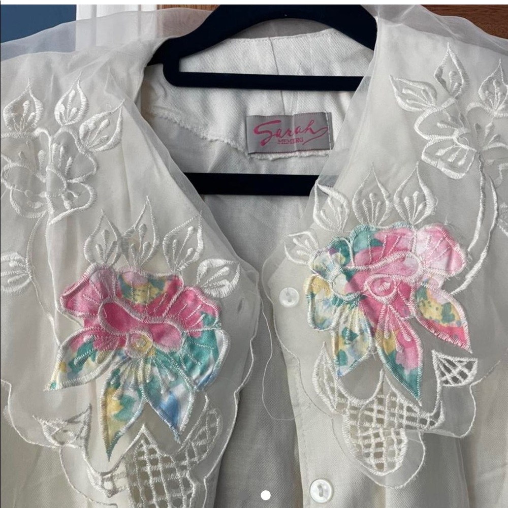 Vintage blouse with floral embroidered collar